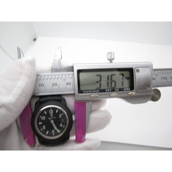 Women Victorinox Swiss Quartz WR Analog 31mm Dial Causal Round Watch (F870) main image 5